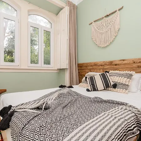 Warm & Beautiful 3 Bedroom In Anjos Lisboa