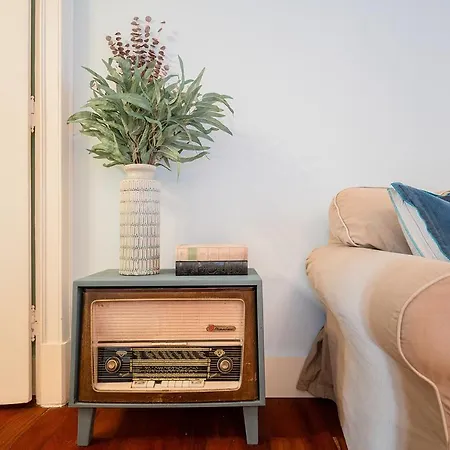 Warm & Beautiful 3 Bedroom In Anjos Apartmán Lisboa
