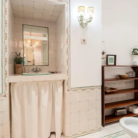 아파트 Warm & Beautiful 3 Bedroom In Anjos 리스본