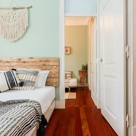 Warm & Beautiful 3 Bedroom In Anjos 아파트